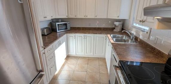 Maison de ville à louer – 3 chambres – 2500 $ / mois – Disponible 1er juillet - Photo 2