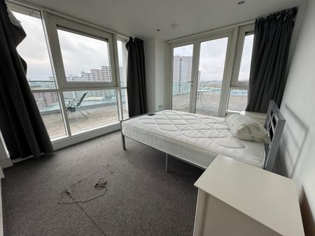 2 bedroom flat to rent - Photo 4