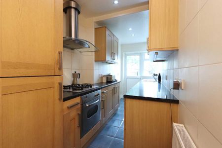 3 bedroom terraced house to rent - Photo 4