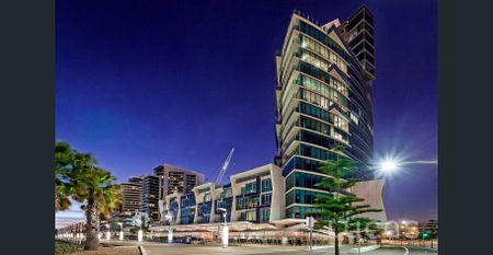 Panoramic Waterfront Luxury – Available Furnished or Unfurnished - Photo 4