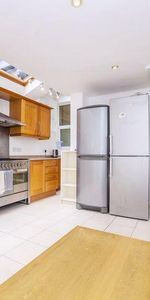 6 bedroom terraced house to rent - Photo 3