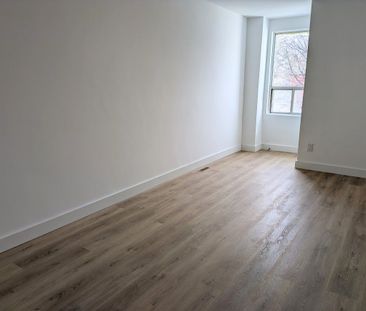 For Lease - 276 A Lakeshore Road Unit# A, Mississauga, Ontario - Photo 2