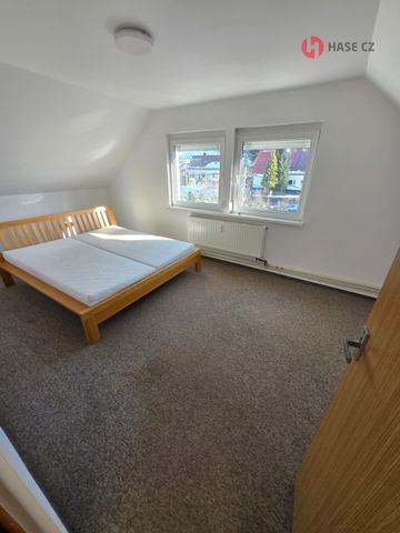 Pronájem bytu 2+1 64 m², Kurfürstova, Stará Paka - Photo 3
