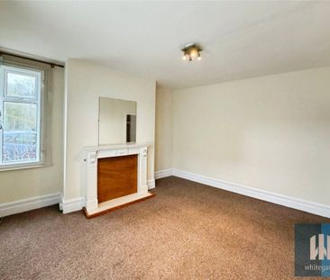 Almondbury Bank, Moldgreen, Huddersfield, HD5 - Photo 1