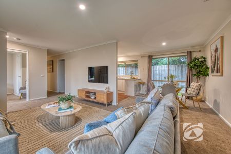 RECENTLY RENOVATED & LOW MAINTENANCE - Photo 3