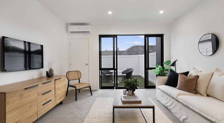 Easy Living! - Photo 2