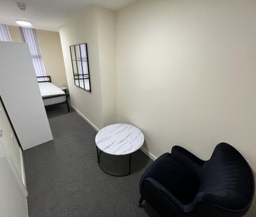 1 bedroom in a house share to rent - Photo 6