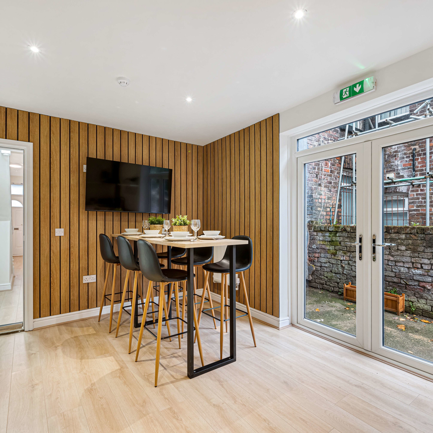 Newly Refurbished 7-Bed House Share In L13! Room 6 (Small Double) - Photo 1