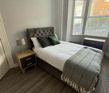Room's To Let, 68 Tates Avenue, Belfast, BT9 7BY - Photo 5