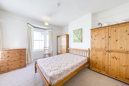 1 bedroom Flat To Let - Photo 3