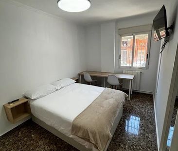 Carrer Alfabeguer, Manises, Valencian Community 46940 - Photo 2