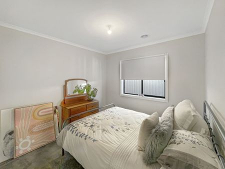 25 Honour Avenue, Winter Valley - Photo 2