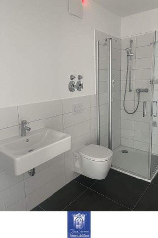 Wohntraum mit Flair! Loggia, exklusives Bad und hochwertige EBK! - Foto 4