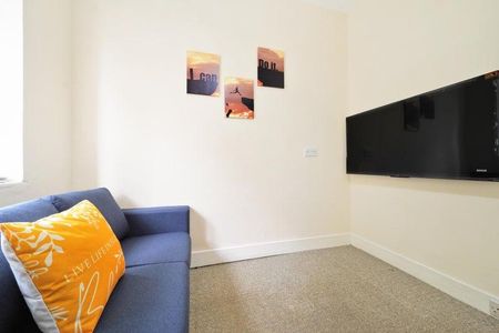 1 bedroom semi-detached house to rent - Photo 2
