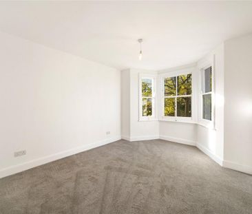 3 bedroom flat to rent - Photo 6