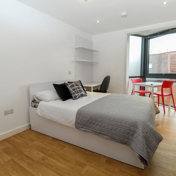 Studio to rent - Photo 1