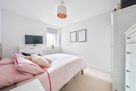 3 bedroom terraced house to rent - Photo 3