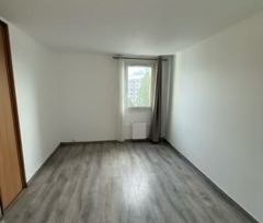 Location Appartement 4 pièces 70m² ST DENIS 93200 - Photo 4