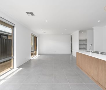 Walk to Coles @ $800 Per Week - Photo 4