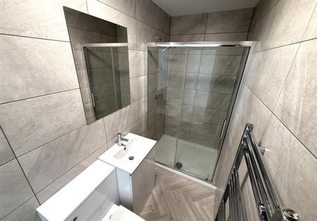 Worcester Street, Stourbridge, West Midlands - Photo 5