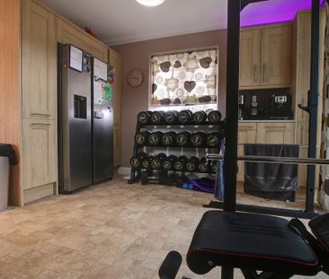 3 bedroom detached bungalow to rent - Photo 5