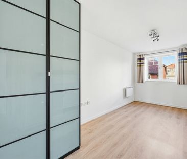 Field House, Schoolgate Drive, SM4 - Photo 5
