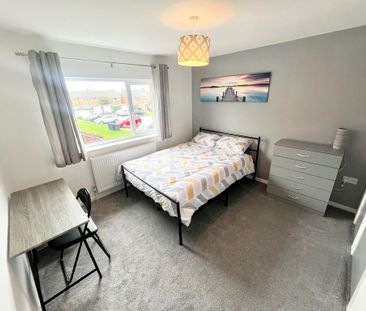 4 bedroom terraced house to rent - Photo 6
