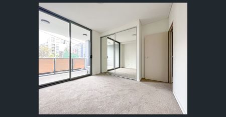 Nearly brand new 1 bedroom available for rent in Waterloo - Photo 2