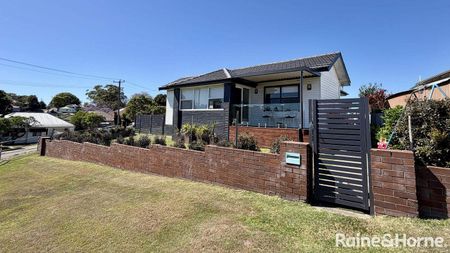Renovated Family Home - Photo 3