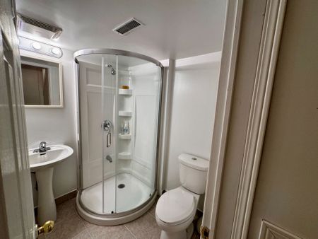 For Lease - 7422 Magistrate Terrace, Mississauga, Ontario - Photo 4