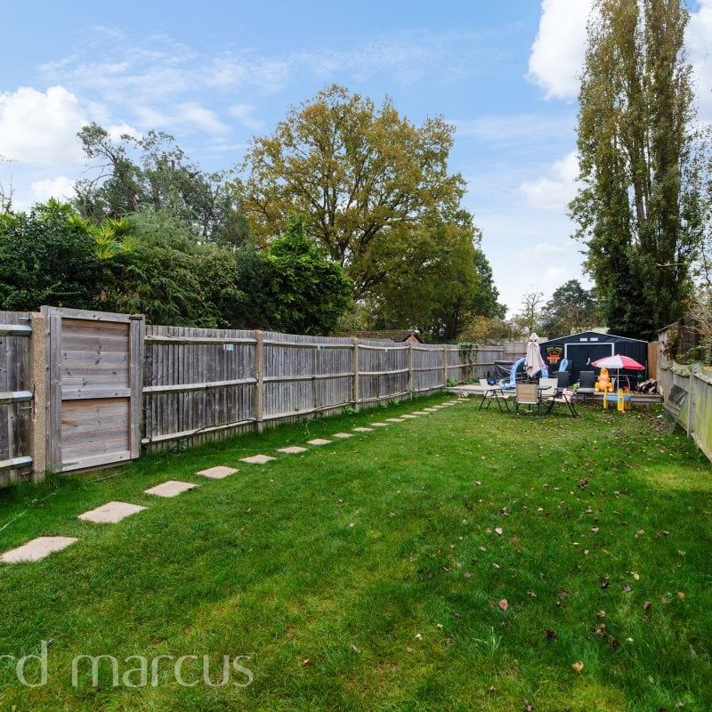 Hillcross Avenue - Photo 1