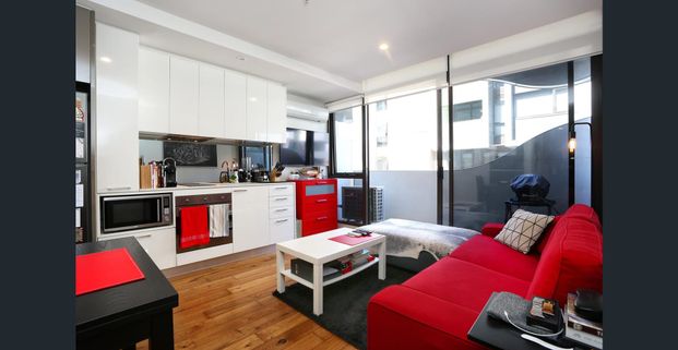 Furnished Modern Secure Apartment - Photo 1