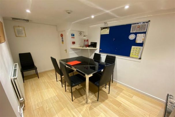 4 bedroom terraced house to rent - Photo 1