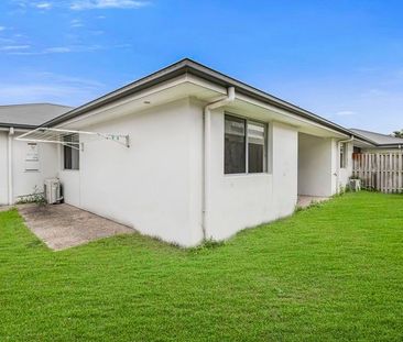 Modern Lowset Home in Prestigious Arise Estate - Photo 4