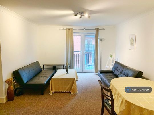 2 bedroom flat to rent - Photo 1