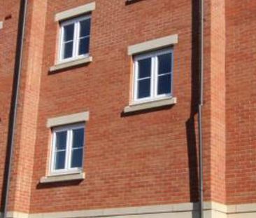 A very spacious one bedroom, ground floor flat offered to the marke... - Photo 3