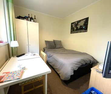 6 bedroom semi-detached house to rent - Photo 3