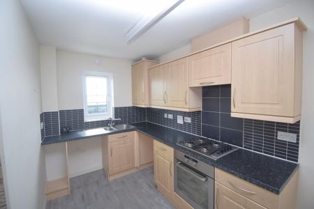 2 bedroom flat to rent - Photo 4