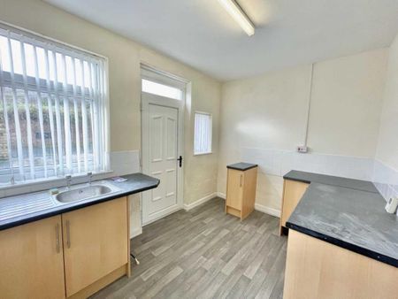 2 bedroom terraced house to rent - Photo 3