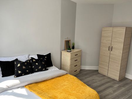 Room in a Shared Flat, Homerton High Street, E9 - Photo 3