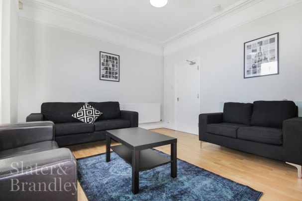4 bedroom terraced house to rent - Photo 1
