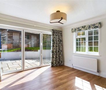 4 bedroom detached house to rent - Photo 3