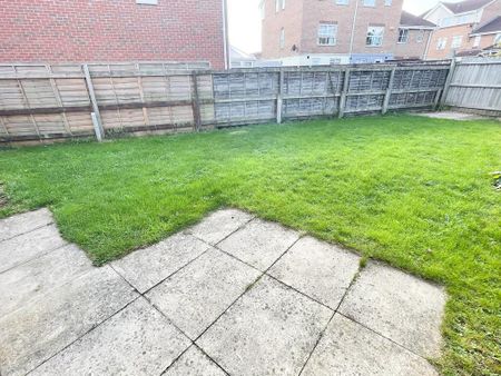 2 bedroom semi-detached house to rent - Photo 5