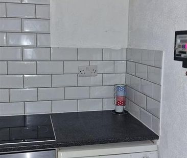 Studio to rent - Photo 6