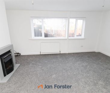 3 Bedroom House - Semi-Detached - Photo 1