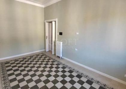 Trieste-Villa Ada: Newly renovated, spacious 2 bedrooms, 1 bath, large bright living room with new kitchen. Silent, sunny, air conditioning, panoramic common terrace. Ref 2292