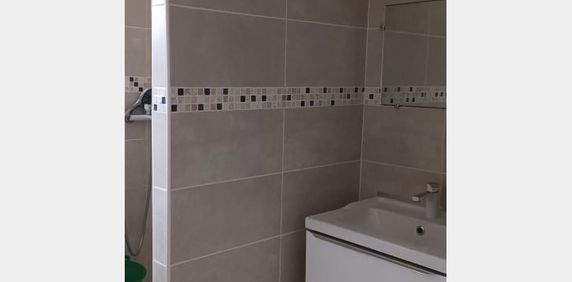 Location Appartement P3 Nimes - Photo 2