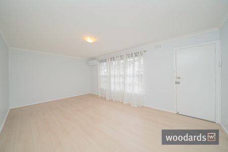 Stylishly Renovated Two-Bedroom Villa in Prime Camberwell Location - Photo 2