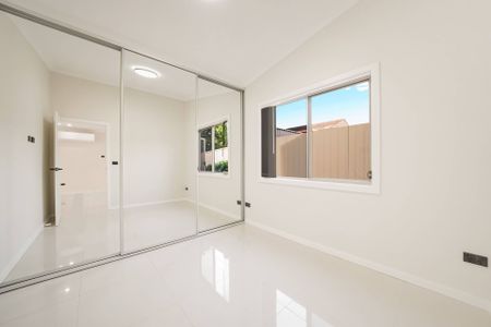 Spacious 2/3 Bedrooms Granny Flat with Bonus Studio in Busby - Photo 4