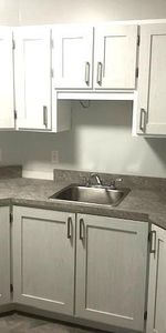 Logement à louer à Terrebonne 4 ½ libre 2e étage 1180$ Beau et grand 4 1/2 libre immédiatement situé derrière les Galeries de Terrebonne. - Photo 3